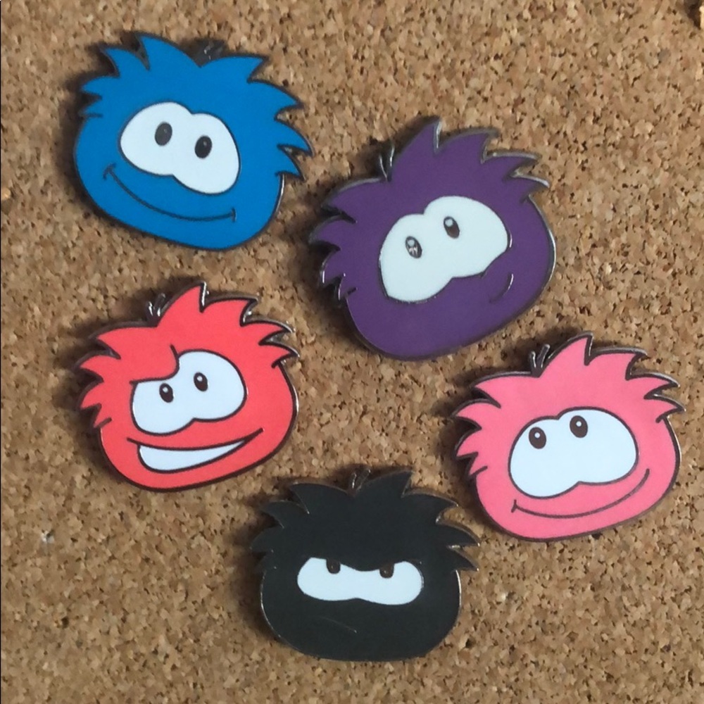 5 Club Penguin Puffle Pins